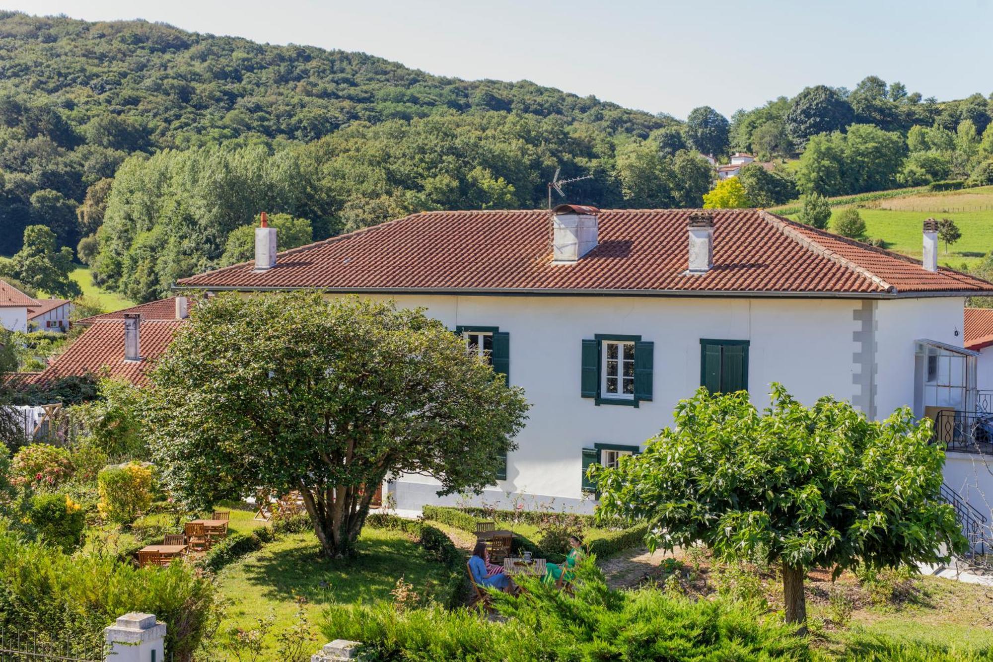 Maison Gamboia, Chambres D'Hotes Au Calme Avec Jardin Hasparren Exteriér fotografie
