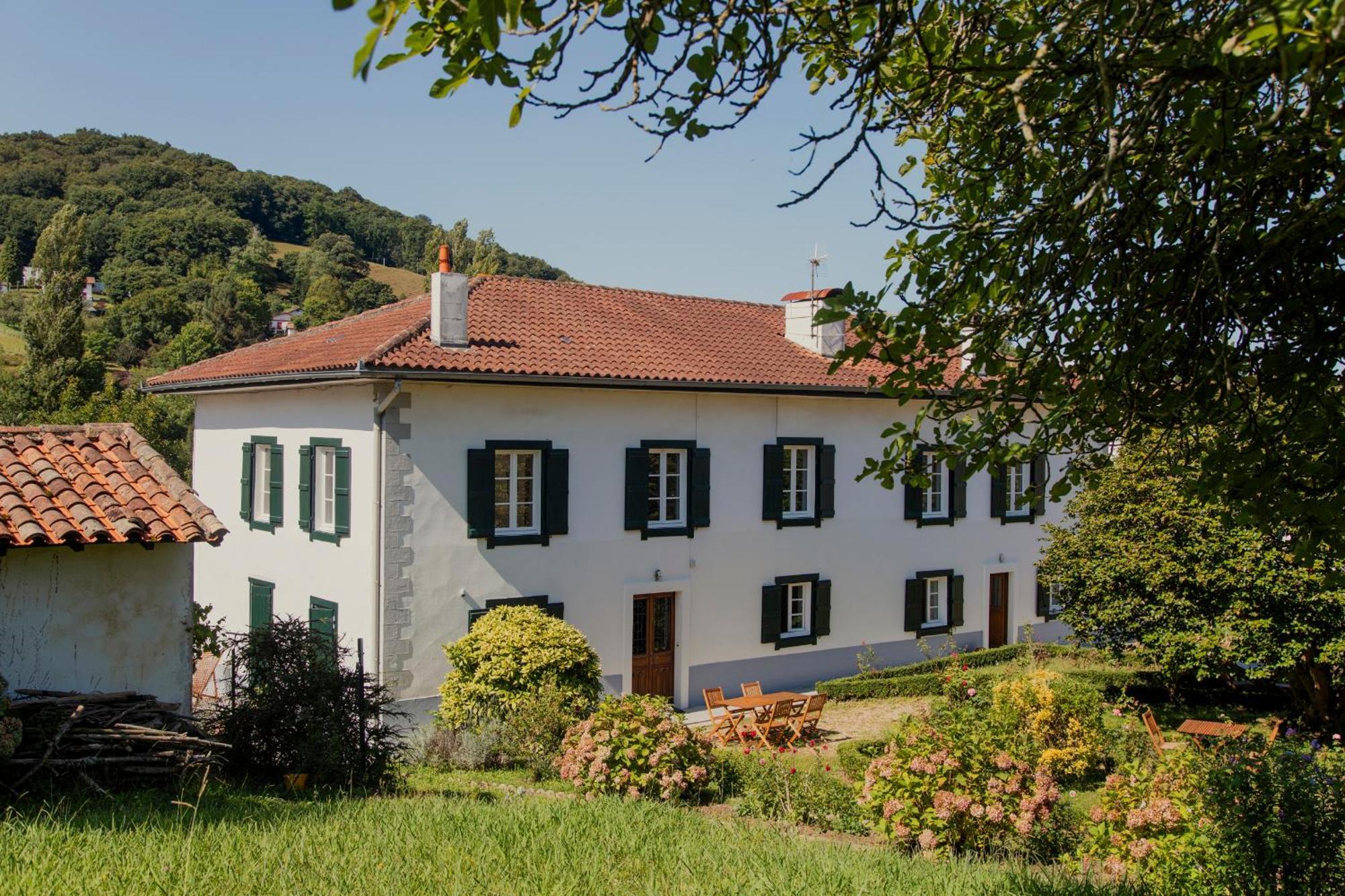 Maison Gamboia, Chambres D'Hotes Au Calme Avec Jardin Hasparren Exteriér fotografie